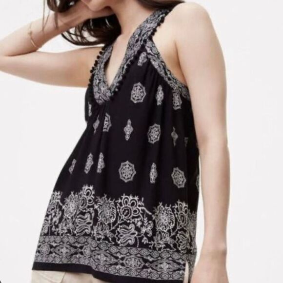 LOFT Tops - Loft black printed Pom trim tank size m
